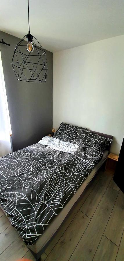Juna2 - Nowoczesny Apartament W Centrum Z Widokiem Na Park Pruszków Exterior foto